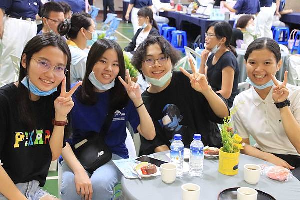 愛的畢業禮物 慈大生完成骨髓幹細胞建檔1.jpg 愛的畢業禮物 慈大生完成骨髓幹細胞建檔1.jpg