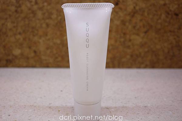 SUQQU Cleanser005