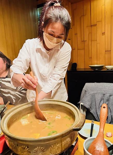 超甲組發臭的生鮭魚~~東丸壽司全台獨門絕味的牛肉味噌鍋