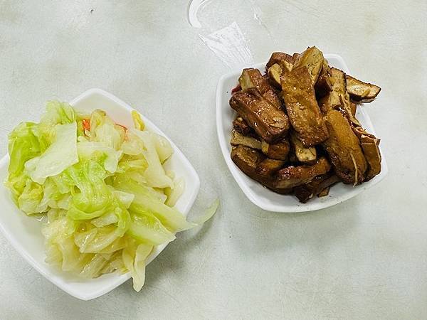 西門燈會用餐的選擇~~三味麵食依然完美,常被KO的趙記菜肉餛