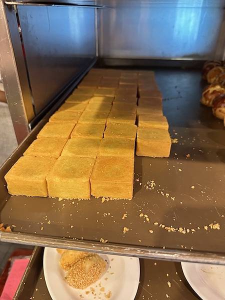 永富魚丸店~~雙葉海鮮魚麵燕餃~~西門麵店鳳梨酥及蛋黃酥