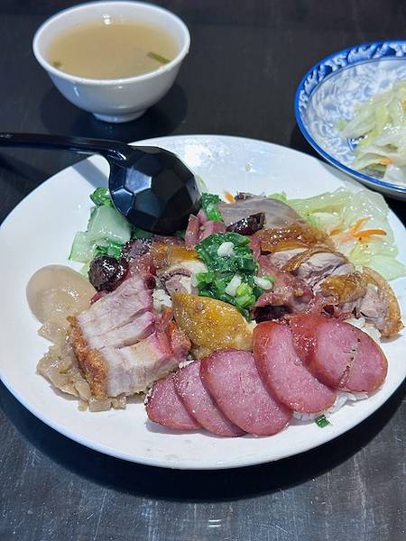 品香台北燒臘，老友記粥麵飯館~~貴桑桑吃七分飽舒肥西式簡餐5
