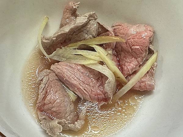 鮮牛扇子肉沙西米,牛眼睛中原街廖家牛肉麵 鮮牛扇子肉沙西米,牛眼睛中原街廖家牛肉麵