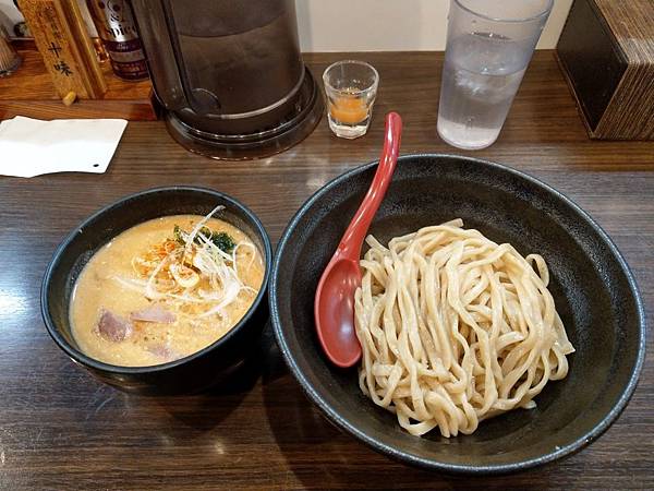 日本自由行|白川鄉合掌村、金澤住宿、美食、景點(金澤膠囊賓館