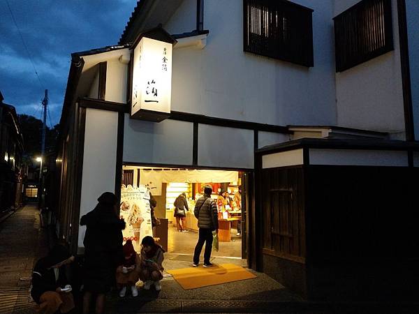 日本自由行|白川鄉合掌村、金澤住宿、美食、景點(金澤膠囊賓館