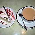宜蘭英仕山莊的下午茶-草莓慕絲蛋糕及奶茶