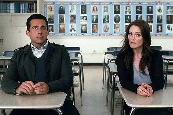 crazy-stupid-love-movie-image-steve-carell-julianne-moore-03