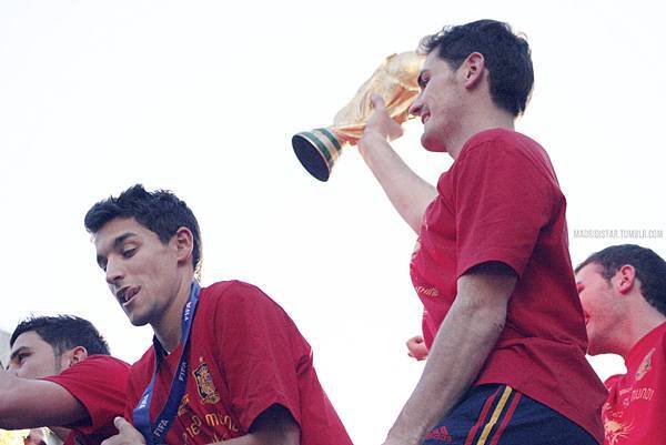 Jesus Navas & Iker Casillas(spain)