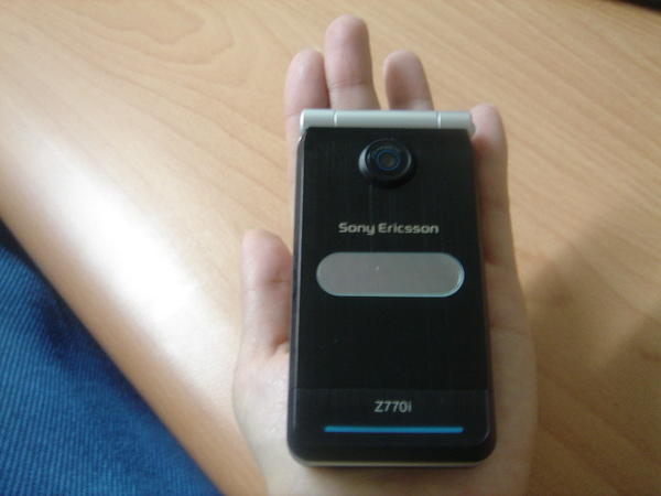 我的新機sony Ericsson Z770i 入手