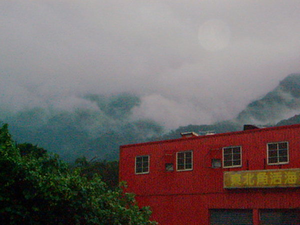 雨中的雲