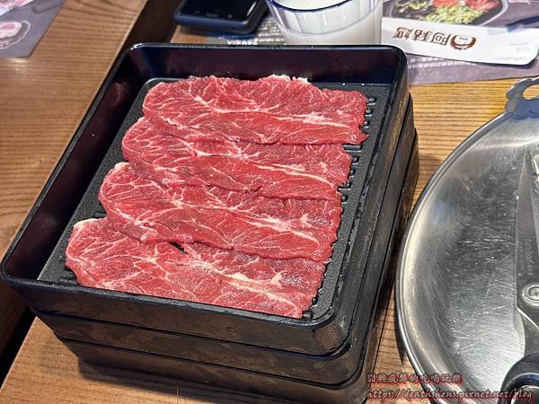 【食記】 阿豬媽아줌마韓式烤肉吃到飽 信義ATT店【台北 市