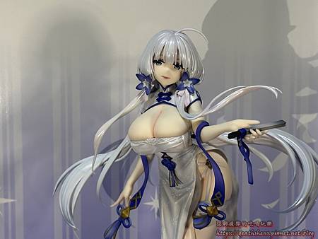 【開箱】碧藍航線 光輝『鍾情春日』 1/7 figure