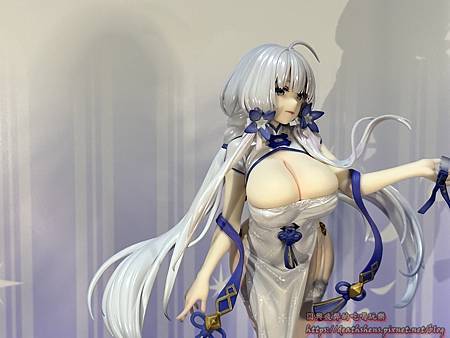 【開箱】碧藍航線 光輝『鍾情春日』 1/7 figure