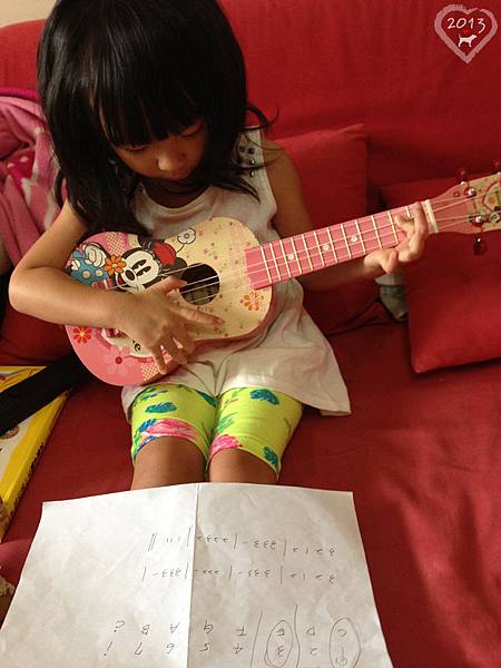 20130724-4Y3M-烏克麗麗-01