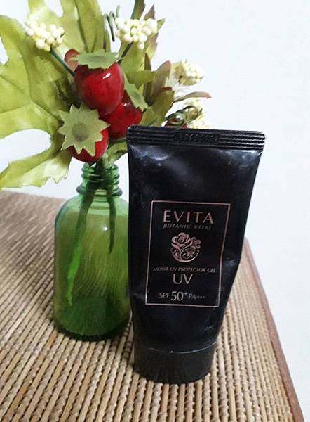 [心得] 推薦開架高係數防曬品-EVITA