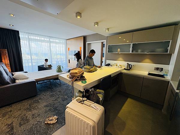 New Caledonia--Day 4: 搬入Noumea