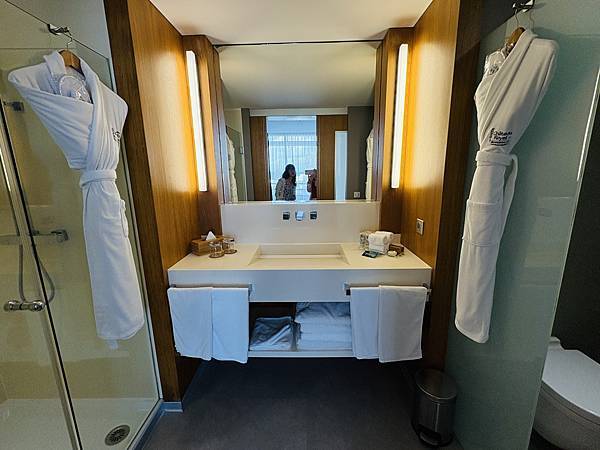 New Caledonia--Day 4: 搬入Noumea