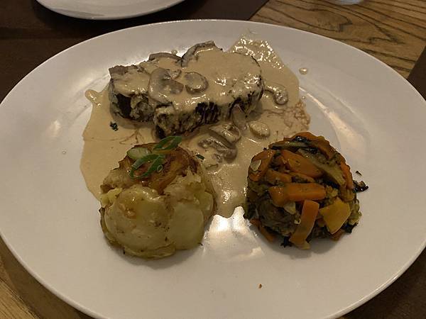 New Caledonia--Day 4: 搬入Noumea