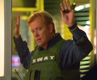 CSI.Miami.S08E02.HDTV.XviD-LOL[(026160)01-51-14].JPG