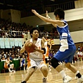 2004‧雄女人的對決