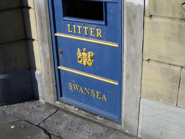 Swansea的垃圾桶