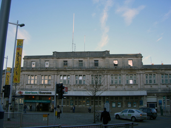 Swansea High St. Station