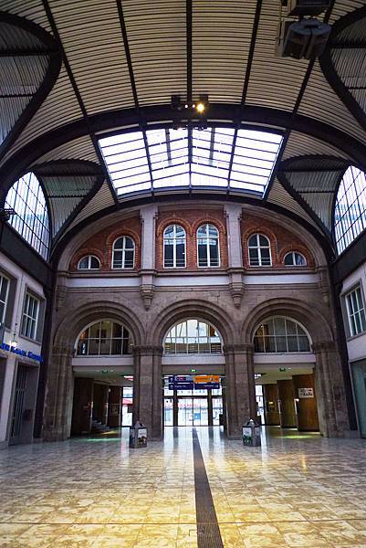 《Kassel》車站內部很氣派
