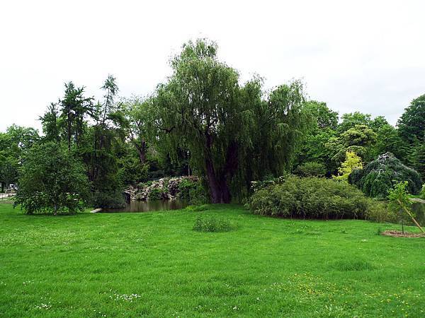 6-1 鐵塔旁的公園