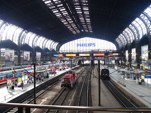 8-4 Hamburg HBF