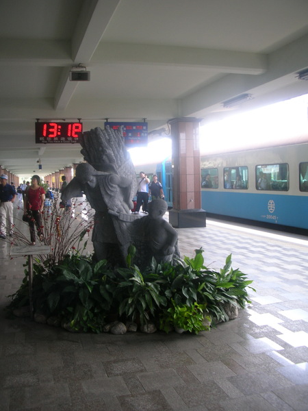 火車站雕像.jpg