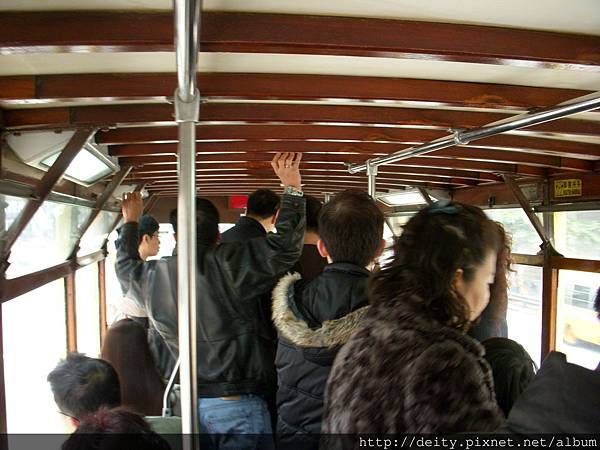 丁丁車二樓