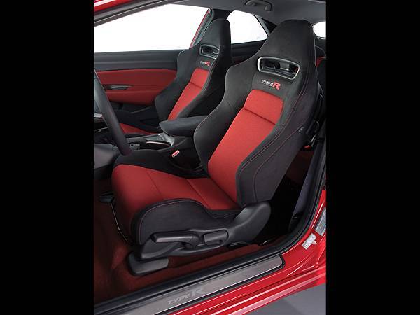 2007-Honda-Civic-Type-R-Seats-1280x960