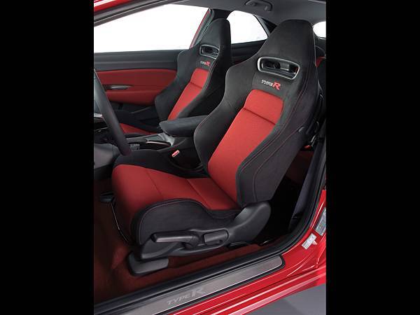 2007-Honda-Civic-Type-R-Seats-1920x1440