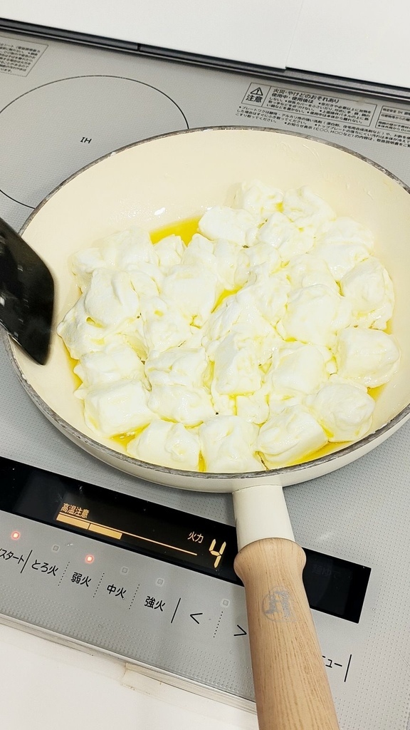 孩子成就感爆棚！一起做過年伴手禮點心「棉花糖脆餅＆草莓雪Ｑ餅