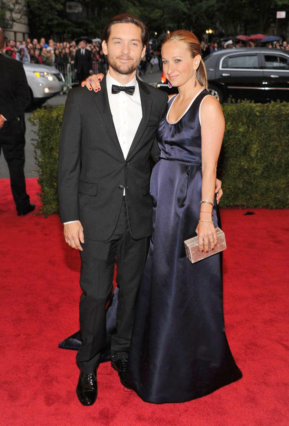 Jennifer Meyer with hubby Tobey Macguire, both in Prada