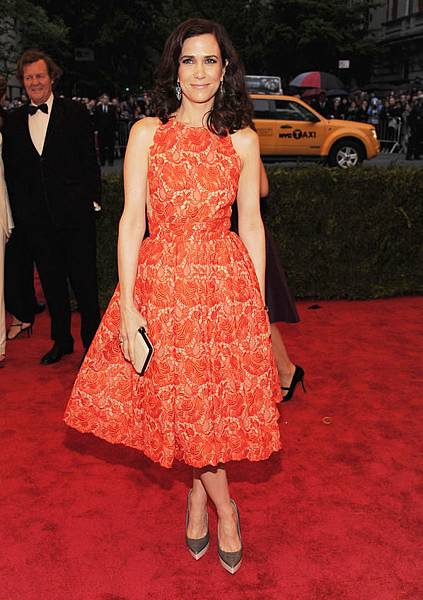 Kristen Wiig in Stella McCartney