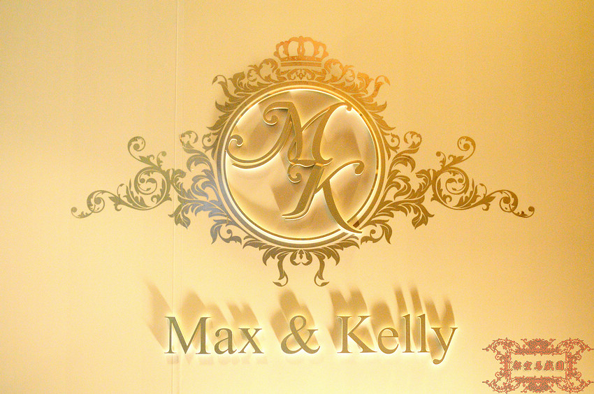 Max & Kelly's WB158