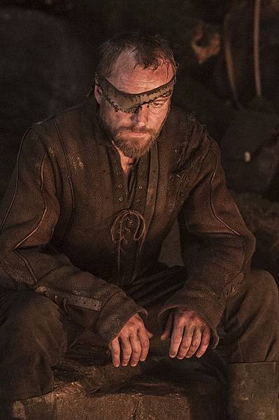 Richard Dormer as Beric Dondadarrion