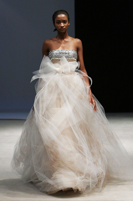 34572_modernparty.cn_Vera_Wang_Bridal_201020_122_416lo.jpg