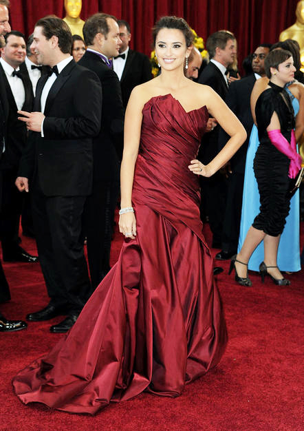 Penelope Cruz in Donna Karan couture.jpg