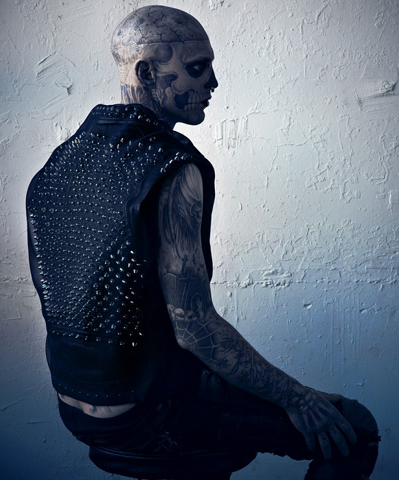 VOGUE_HOMMES_JAPAN_RICK_GENEST_BY_MARIANO_VIVANC (7).jpg