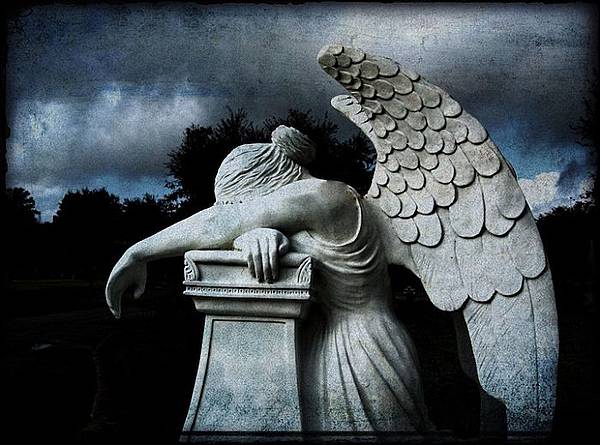 cemetery_sculptures_01.jpg