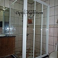 崇德路-夏先生-玻璃有框白框一字三門+轉角固定片L型淋浴門