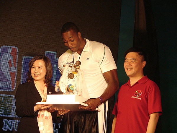 20100726安麗紐崔萊NBA魔獸Dwight Howard見面會45.JPG