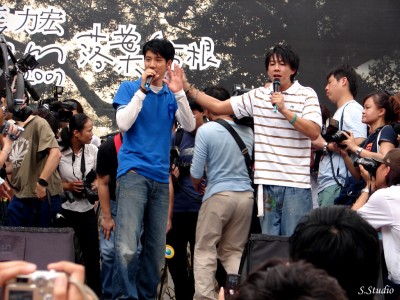 36.Dennis&amp;Lee-hom_落葉歸根預購簽名會20070701_35.jpg