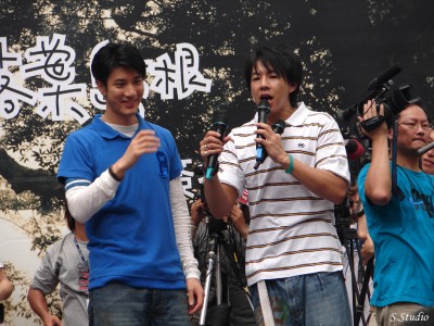 38.Dennis&amp;Lee-hom_落葉歸根預購簽名會20070701_38.jpg