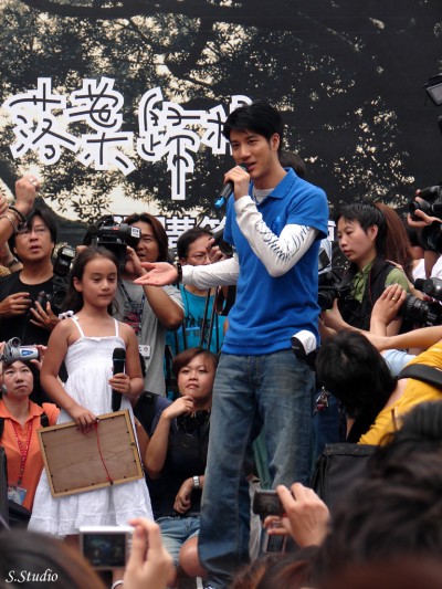 62.Lee-hom_落葉歸根預購簽名會20070701_8.jpg