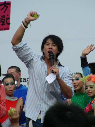 16.太利害的表演，Dnnis都嗨起來.jpg