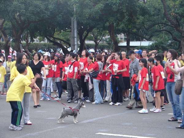 2009三商巧福公益路跑賽_Hit FM紅衫軍 (5).JPG