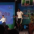 20100726安麗紐崔萊NBA魔獸Dwight Howard見面會110.JPG